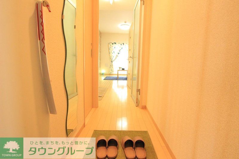 玄関　モデルルーム写真（家具や小物等は付属致しません）