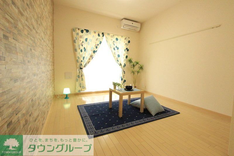 居室・リビング　モデルルーム写真（家具や小物等は付属致しません）