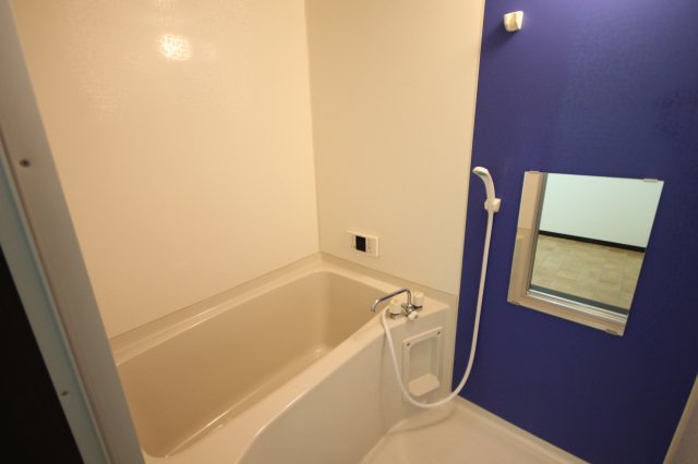 バス・シャワールーム　同一物件同タイプの写真です。