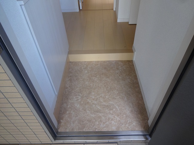 玄関　写真は他のお部屋です。