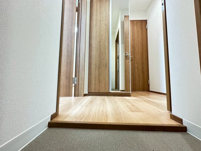 玄関　詳細は、RISUMO江坂本店までお問合せください♪