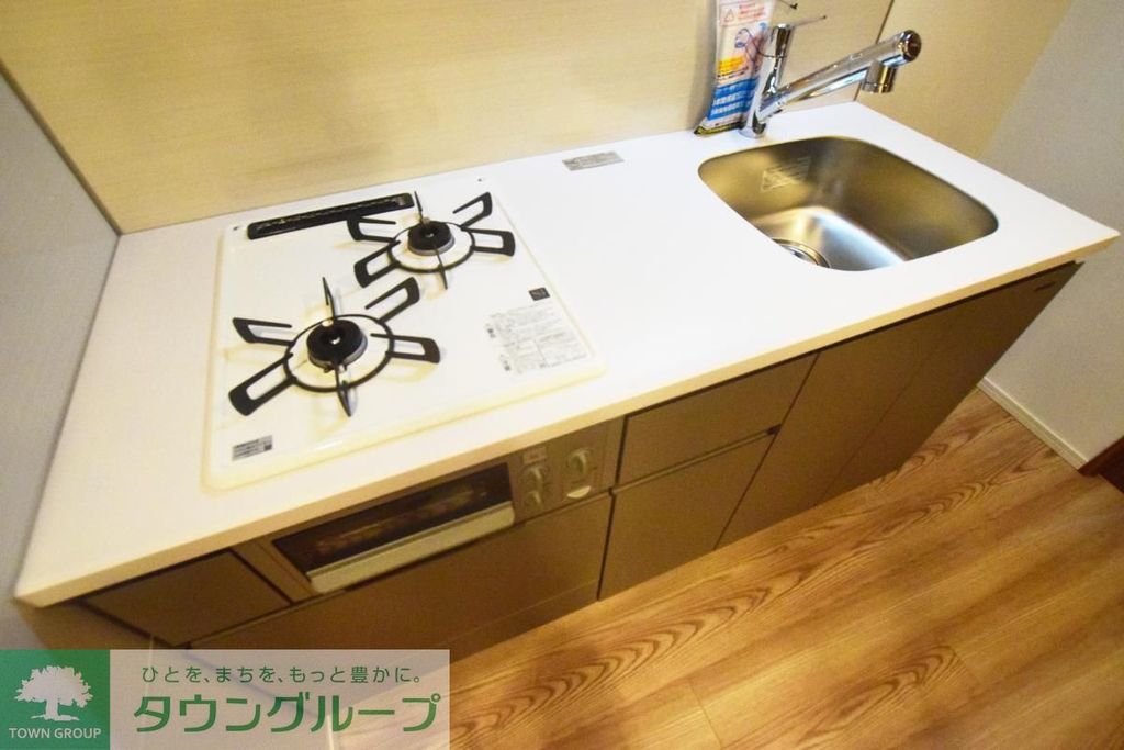 キッチン　★床の色見は階数によって異なります★