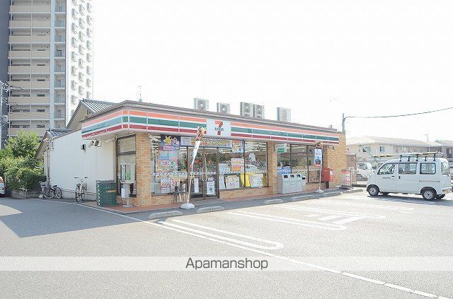 コンビニ　セブンイレブン（コンビニ）まで412m