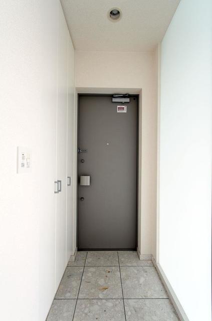 玄関　※写真は同タイプ住戸です。