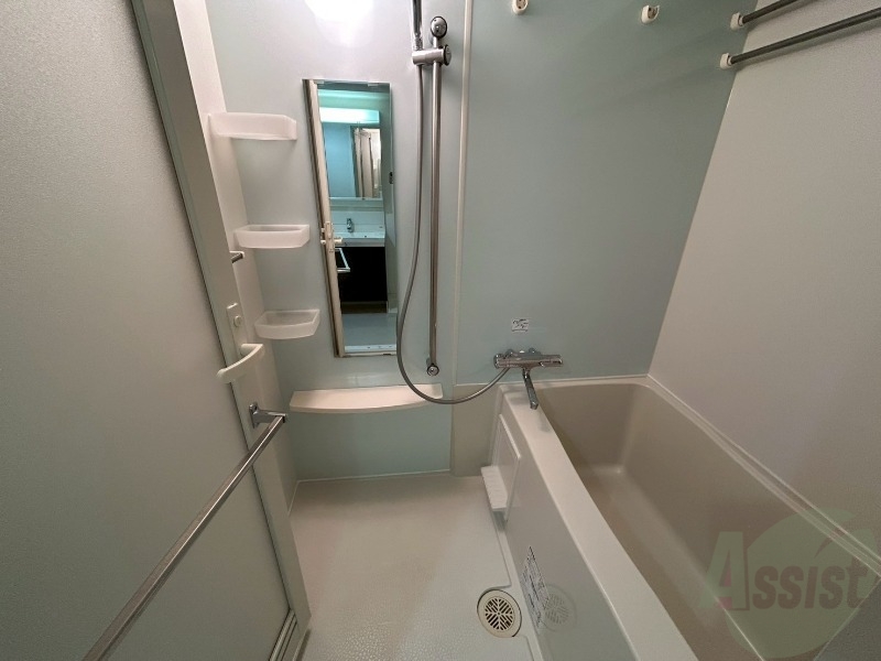 バス・シャワールーム　お風呂になります。一日の疲れを癒してくださいね。