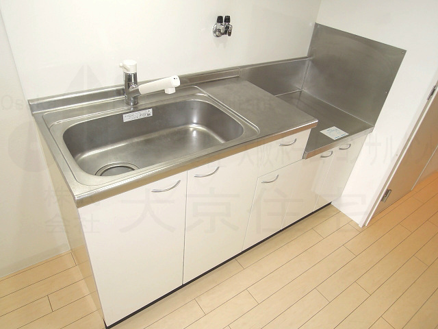 キッチン　反転イメージ写真