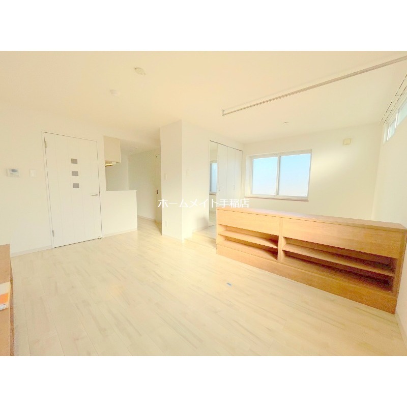 居室・リビング　明るい洋室♪