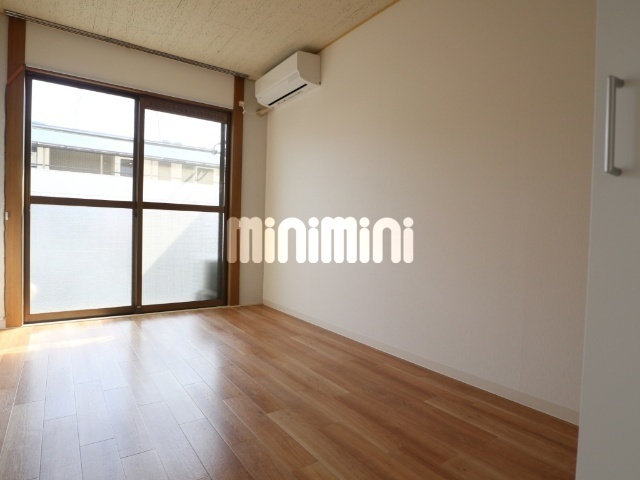 居室・リビング　※別のお部屋の参考写真です