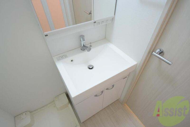 洗面設備　独立洗面台になっております。