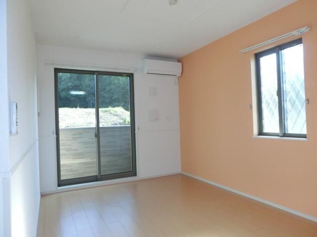 居室・リビング　オシャレなアクセントクロスです