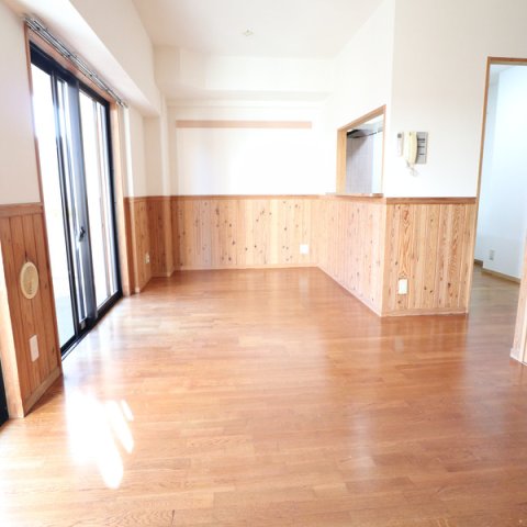 居室・リビング　☆明るい居間☆