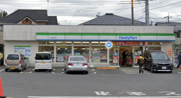 コンビニ　ファミリーマート 二十世紀が丘店（コンビニ）まで896m