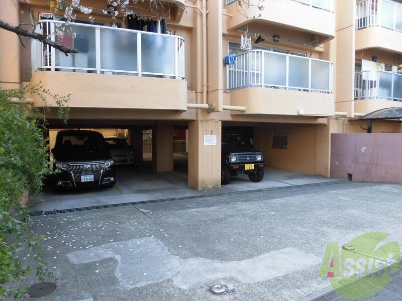 駐車場　駐車スペースたっぷり