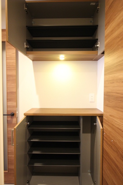 玄関　シューズボックス