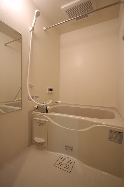 バス・シャワールーム　同物件別号室の写真です。