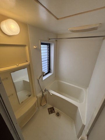 バス・シャワールーム　ゆったり過ごせるお風呂です