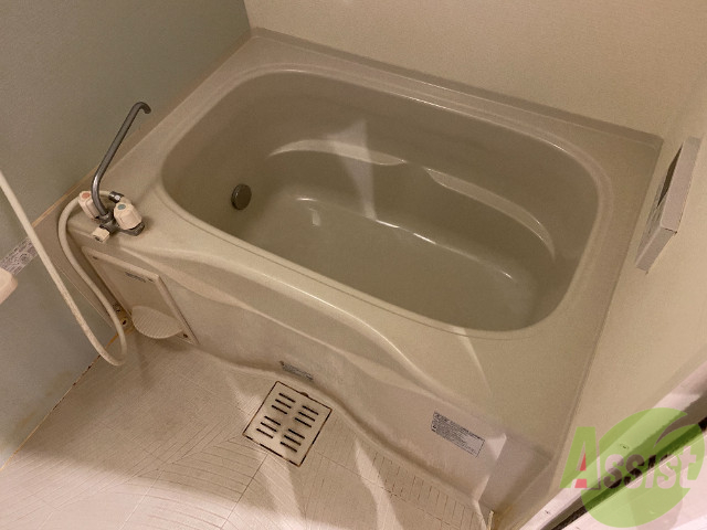 バス・シャワールーム　落ち着きのある浴室です。１日の疲れを癒してもらいましょう。