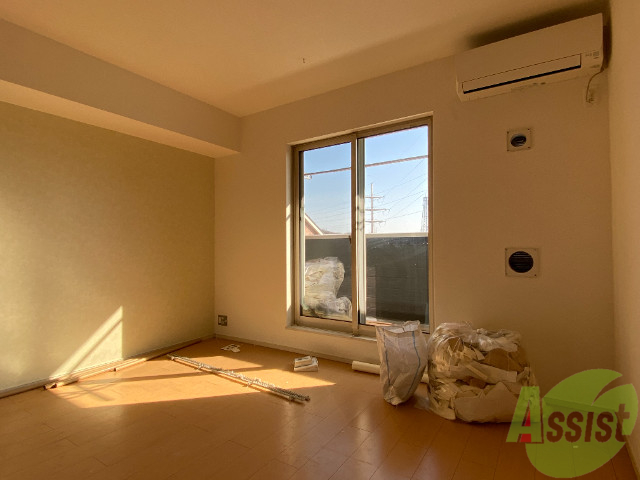 居室・リビング　陽当たり良好で、明るい感じのお部屋になってます