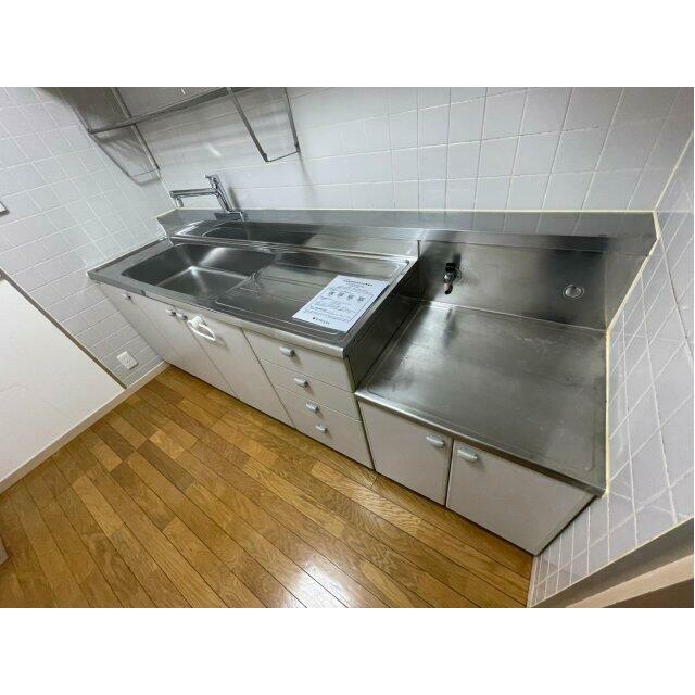 キッチン　※別部屋参考写真