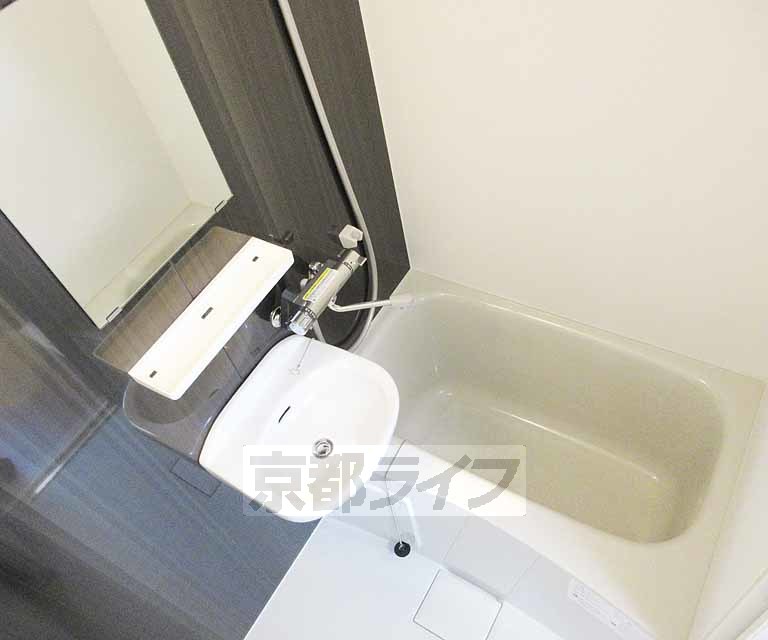 バス・シャワールーム　綺麗で快適にお使いいただけるお風呂場です