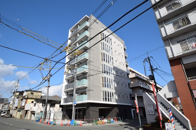 建物外観　施工途中