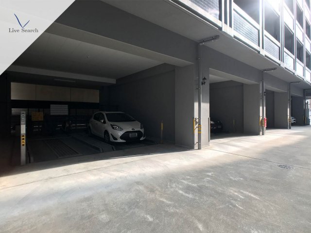 駐車場　駐車場があるので、車を買う予定の方も安心です