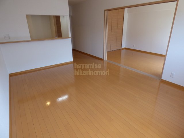 居室・リビング　写真は別号室