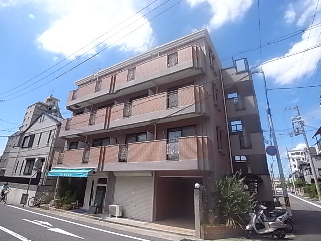 建物外観　タイル貼りの外観