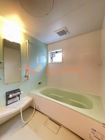 バス・シャワールーム　落ち着いた空間のお風呂です