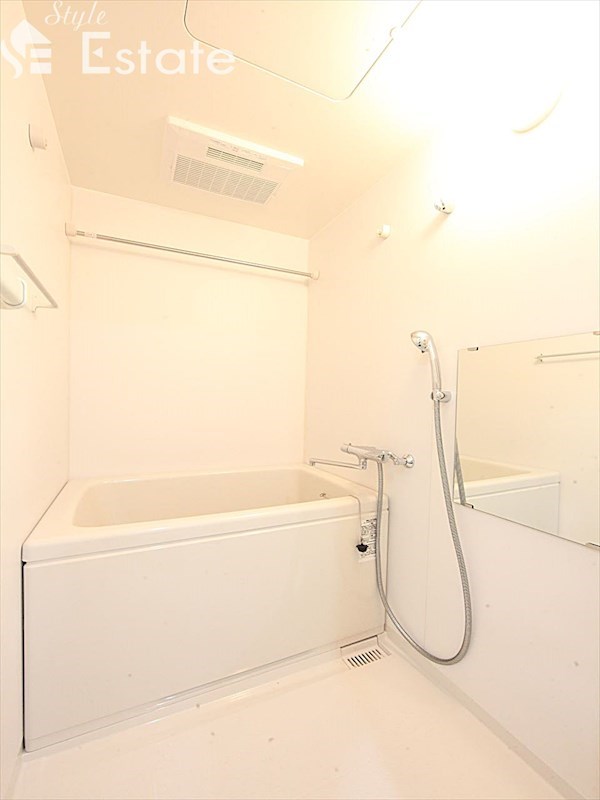 バス・シャワールーム　バスルーム