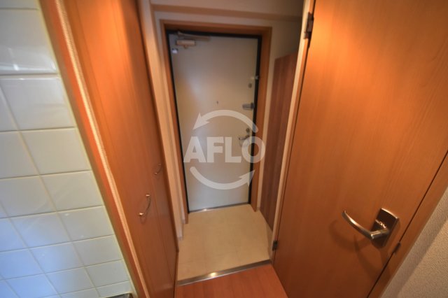 玄関　サムティ阿波座Lusso　玄関