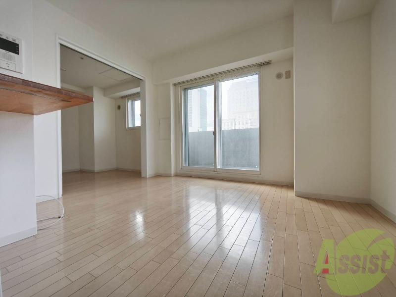 居室・リビング　広くてキレイなお部屋が広がっていて、充実した生活が送れそう。