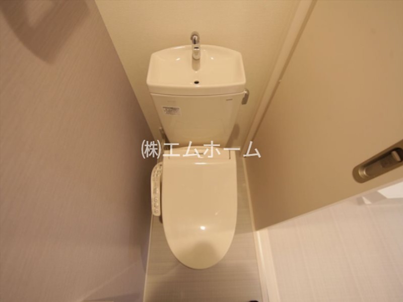 トイレ　温水洗浄暖房便座付トイレ