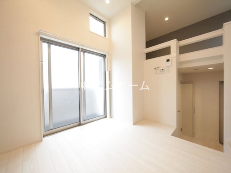 居室・リビング　洋室6帖　ロフト5.6帖（収納にも寝室にも使えます）