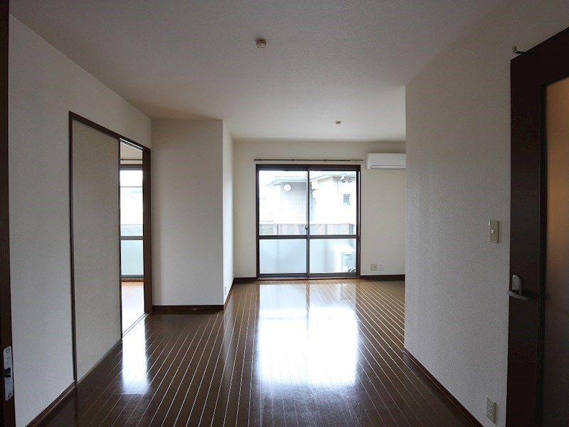 居室・リビング　・別号室参考写真