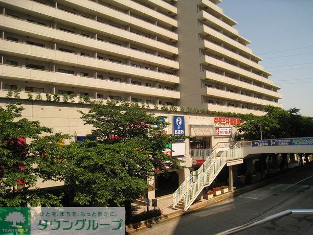 ショッピングセンター　ザ・スクエア聖蹟桜ヶ丘店（ショッピングセンター）まで350m