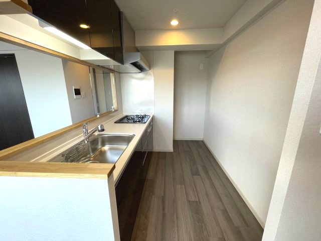 キッチン　イメージとして同建物他部屋を表示しています
