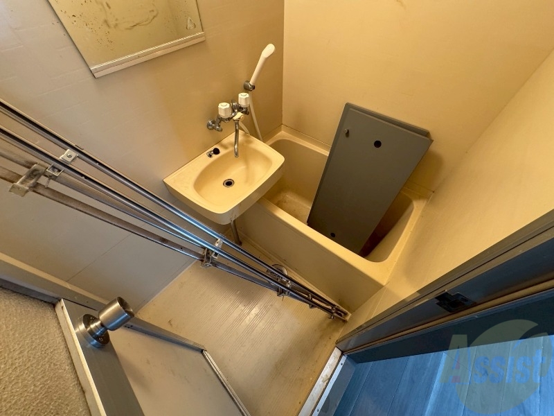 バス・シャワールーム　ユニットバスです。疲れを癒すのに欠かせませんね！