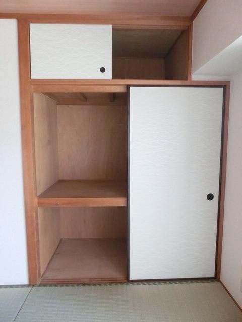 その他設備　天袋まである収納