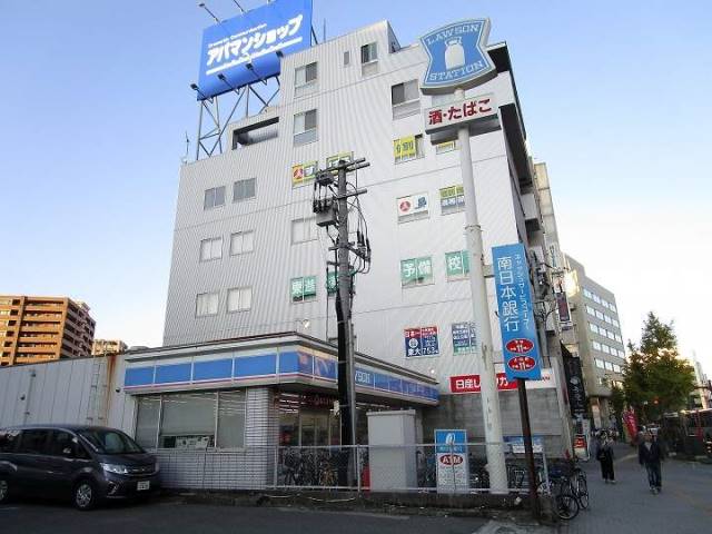 コンビニ　ローソン鹿児島中央駅前店（コンビニ）まで453m