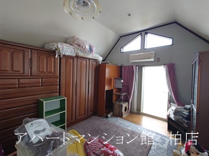 居室・リビング　残置物は撤去いたします