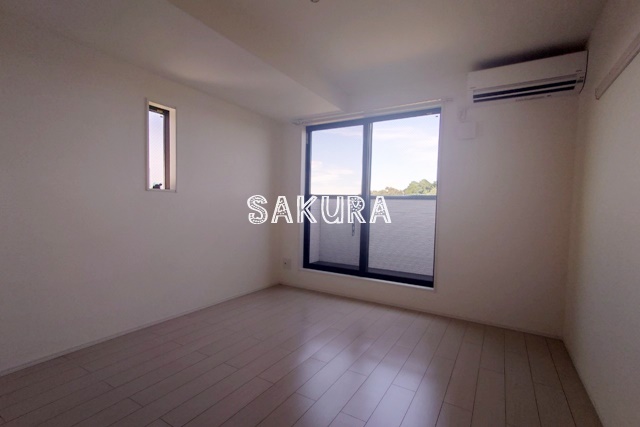 居室・リビング　使いやすい形の為、レイアウトを楽しめます♪