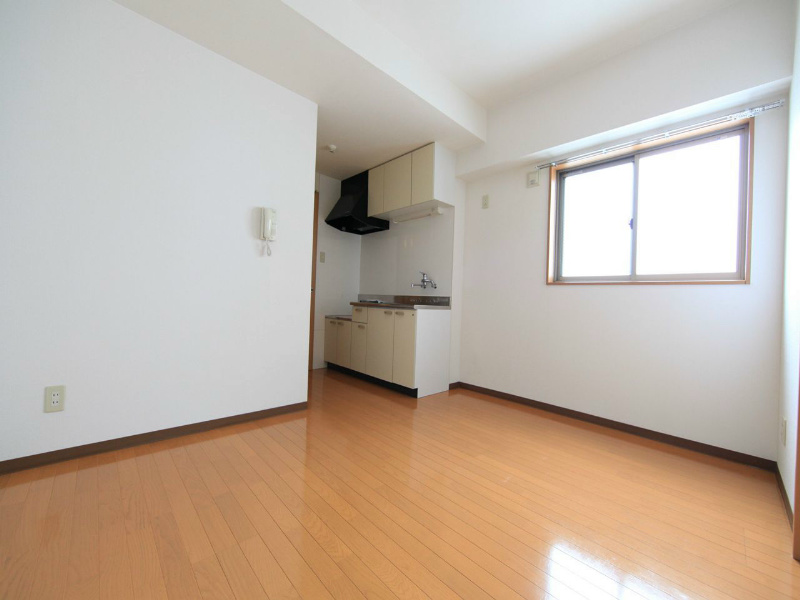 居室・リビング　ＬＤＫ7.8帖　窓付（換気良好）