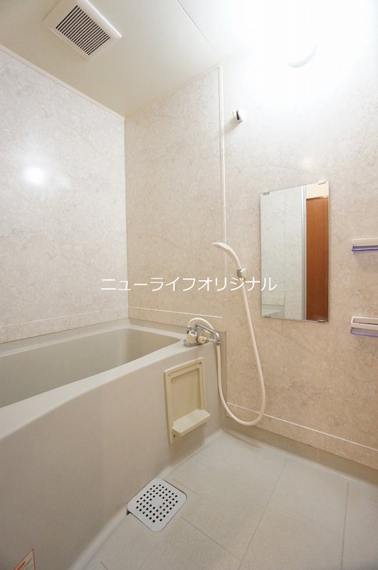 バス・シャワールーム　一日の疲れを癒すバスルーム