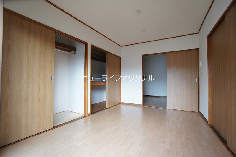 収納　壁一面収納でたっぷり収納出来ます♪