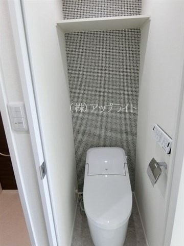 トイレ　温水洗浄便座