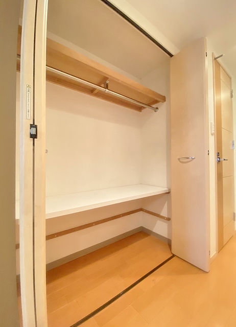収納　廊下に大きなクローゼット