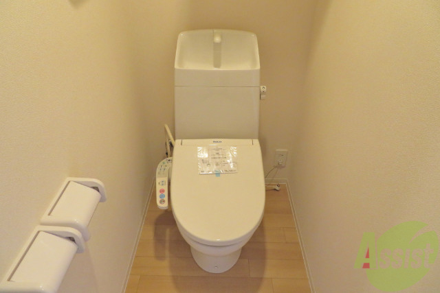 トイレ　トイレはウォシュレット付きです。シャワートイレは嬉しいですね