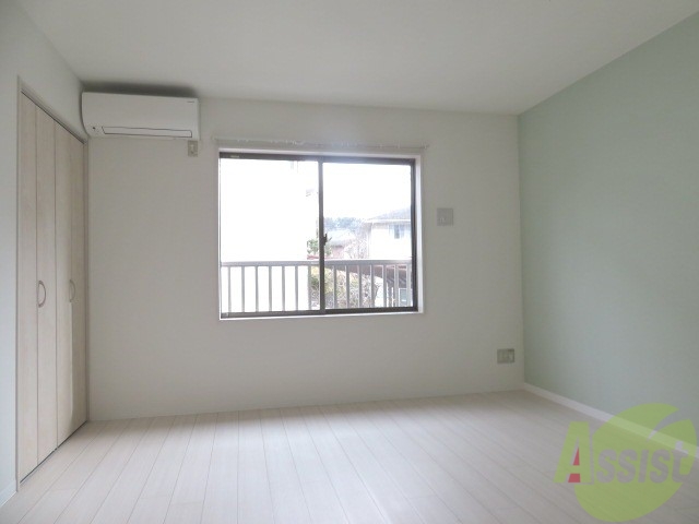 居室・リビング　こちらはリビングです。明るくていいですね。