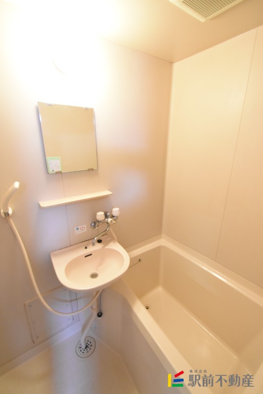 バス・シャワールーム　浴室に洗面台☆